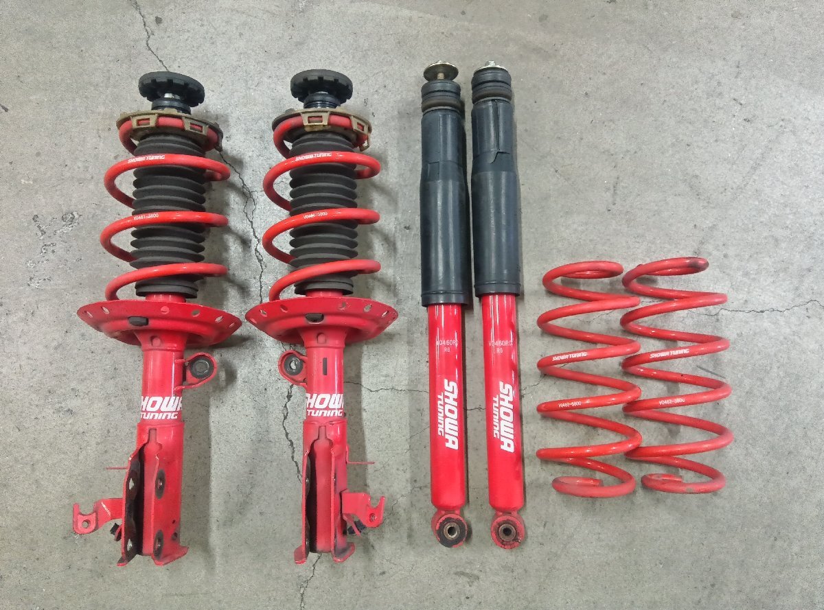 ☆DAA-ZF2 CR-Z☆ SHOWA TUNING ストラット サスペンション キット ショックアブソーバー