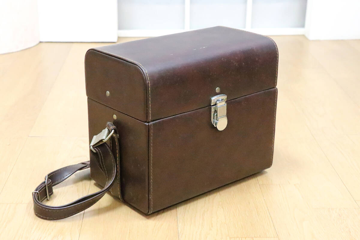 カメラバッグ　茶色　横29㎝、奥行き17.5㎝、高さ25㎝　アクセサリー　ケース　日本製　中古品　【商品説明必読】