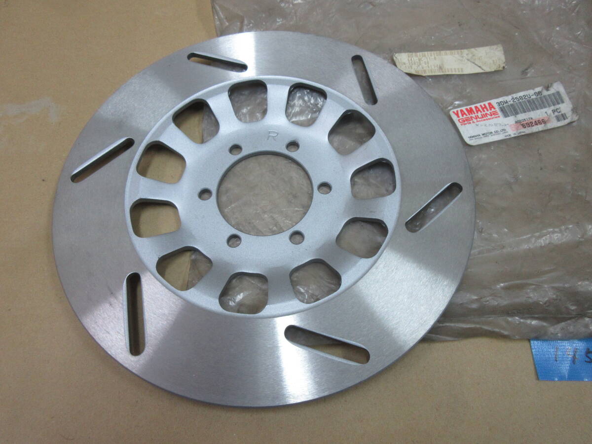 145　YAMAHA　XV250ビラーゴ　純正リアブレーキローター　未使用品