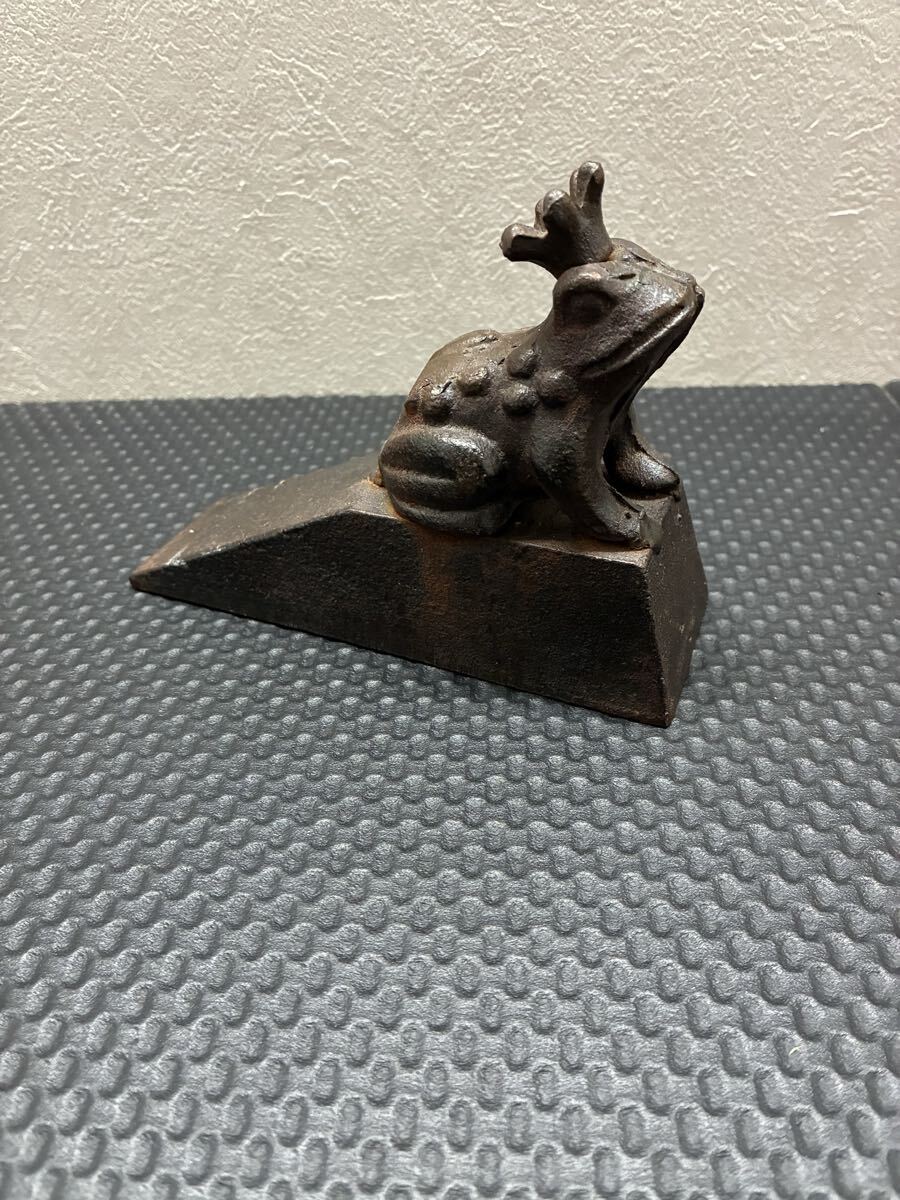 ★置物 カエル インテリア 縁起物　かえる置物　ドアストッパー