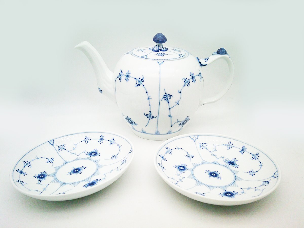 ☆【未使用】ROYAL COPENHAGEN ロイヤルコペンハーゲン ブルーフルーテッド プレイン セット ティーポット 小皿 ソーサー☆/N