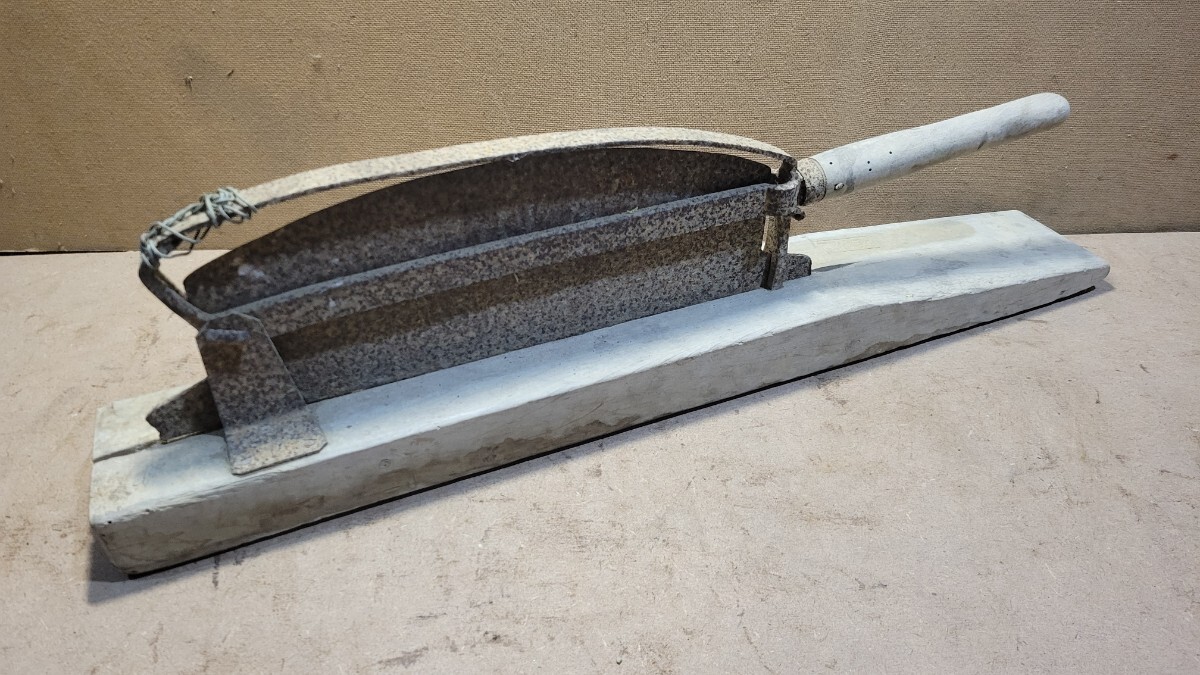 押切カッター わら切りカッター 藁切りカッター アンティーク 昭和 レトロ 切断 家庭菜園 古道具 古民具 中古品