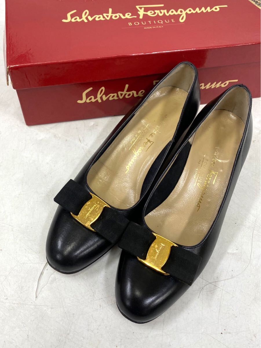 Salvatore Ferragamo サルヴァトーレ フェラガモ ヴァラ リボン パンプス レディース 靴 レザー 黒 箱付き 
