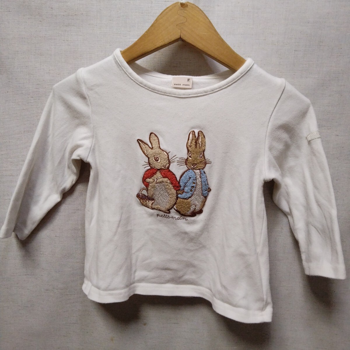全国送料無料 プティマイン PETIT MAIN X ピーターラビット ナルミヤ製 子供服 キッズ ベビー女の子 刺繍 長袖Tシャツ ロンT 90