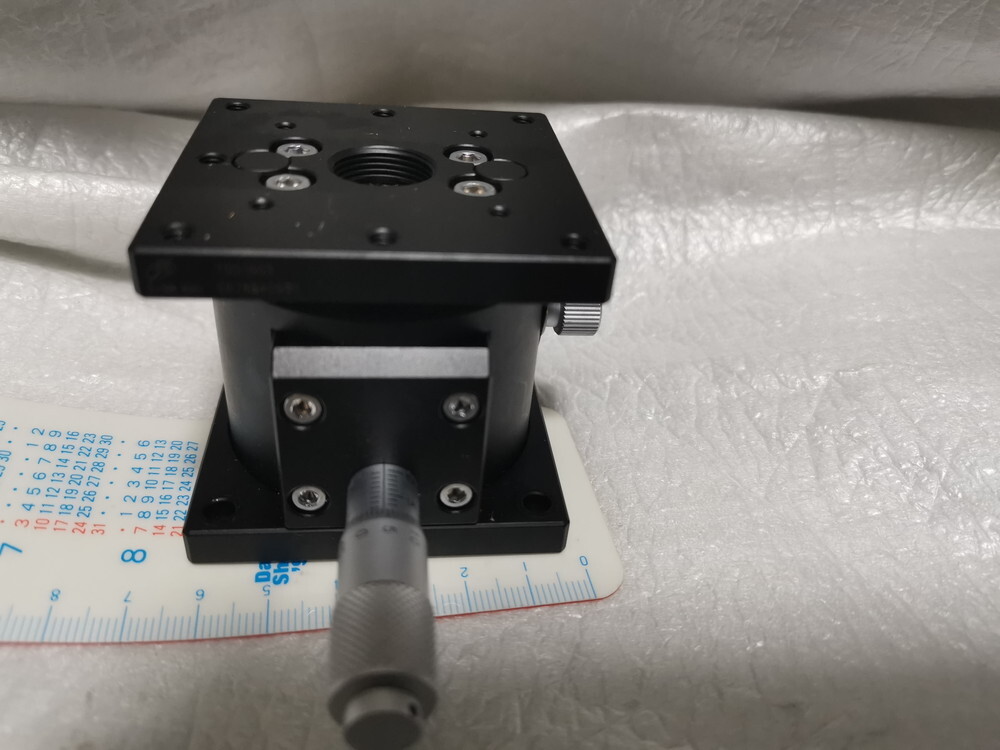 ★未使用に近い★シグマ光機 TSD-603 手動Z軸ステージ 60mm×60mm フラットスチール