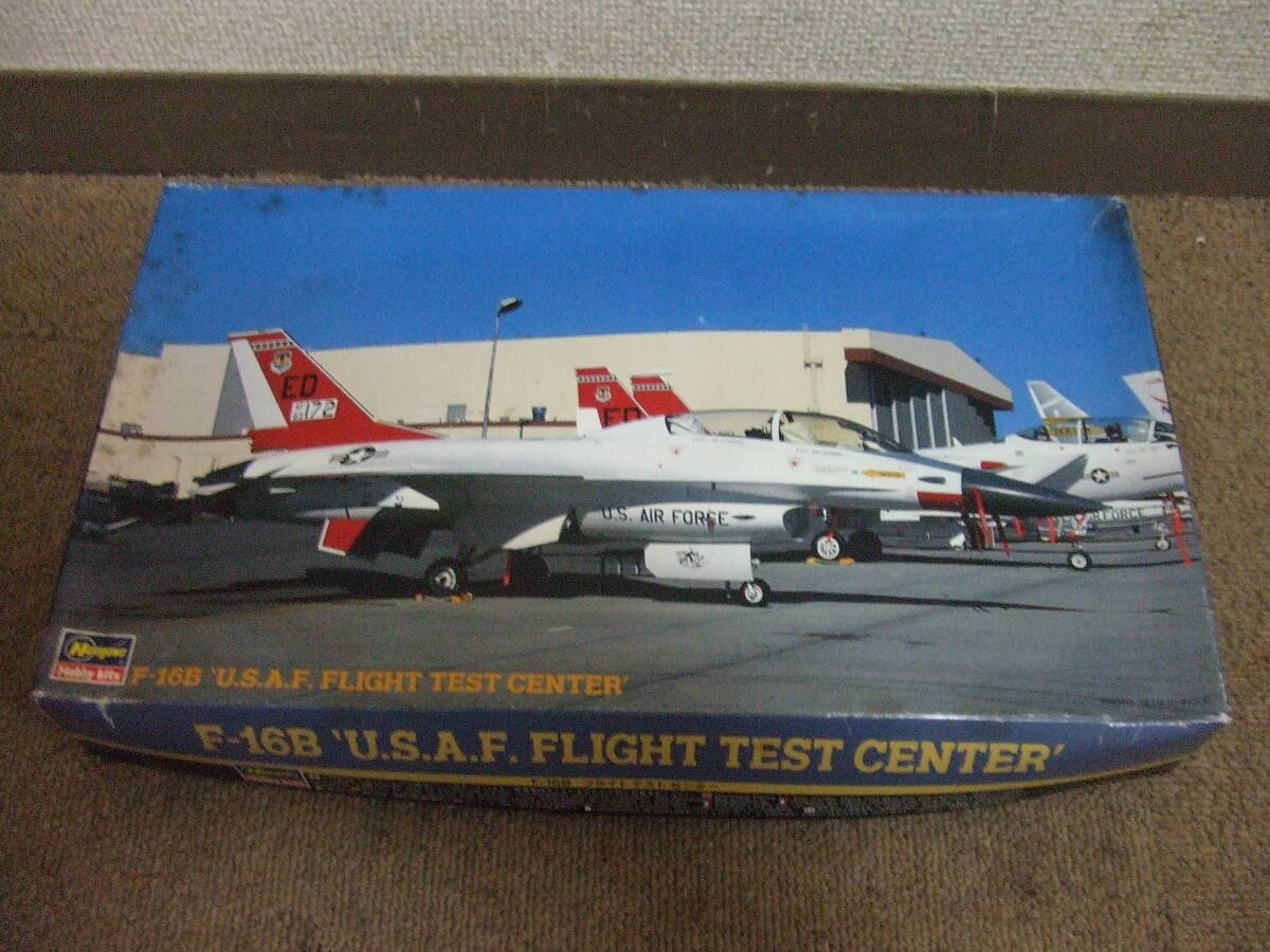 T800 未組立品!プラモデル ハセガワ 1/48 F-16B フライト テスト センター アメリカ空軍 戦術戦闘機 V108 06168