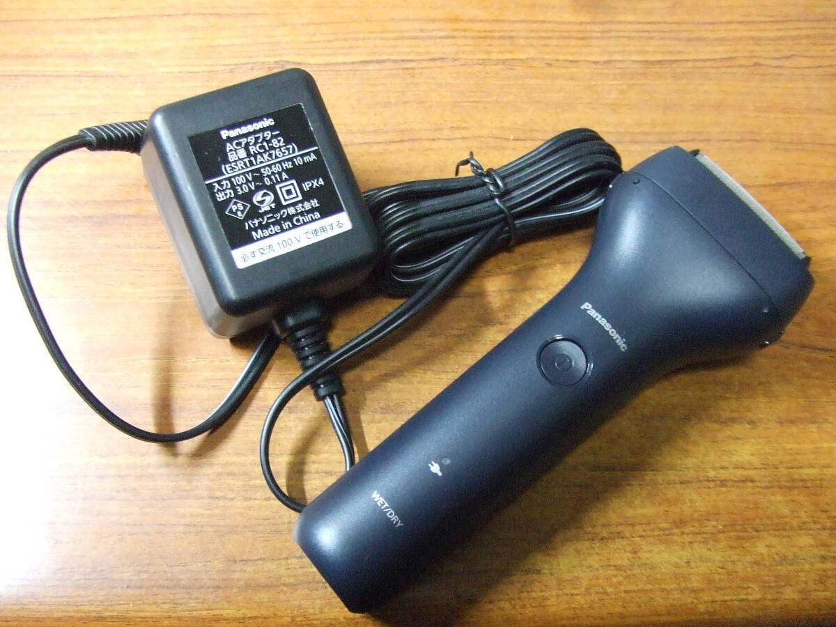 T845 Panasonic 3枚刃 ES-RT1A 電気シェーバー 2024年製 パナソニック　本体　中古