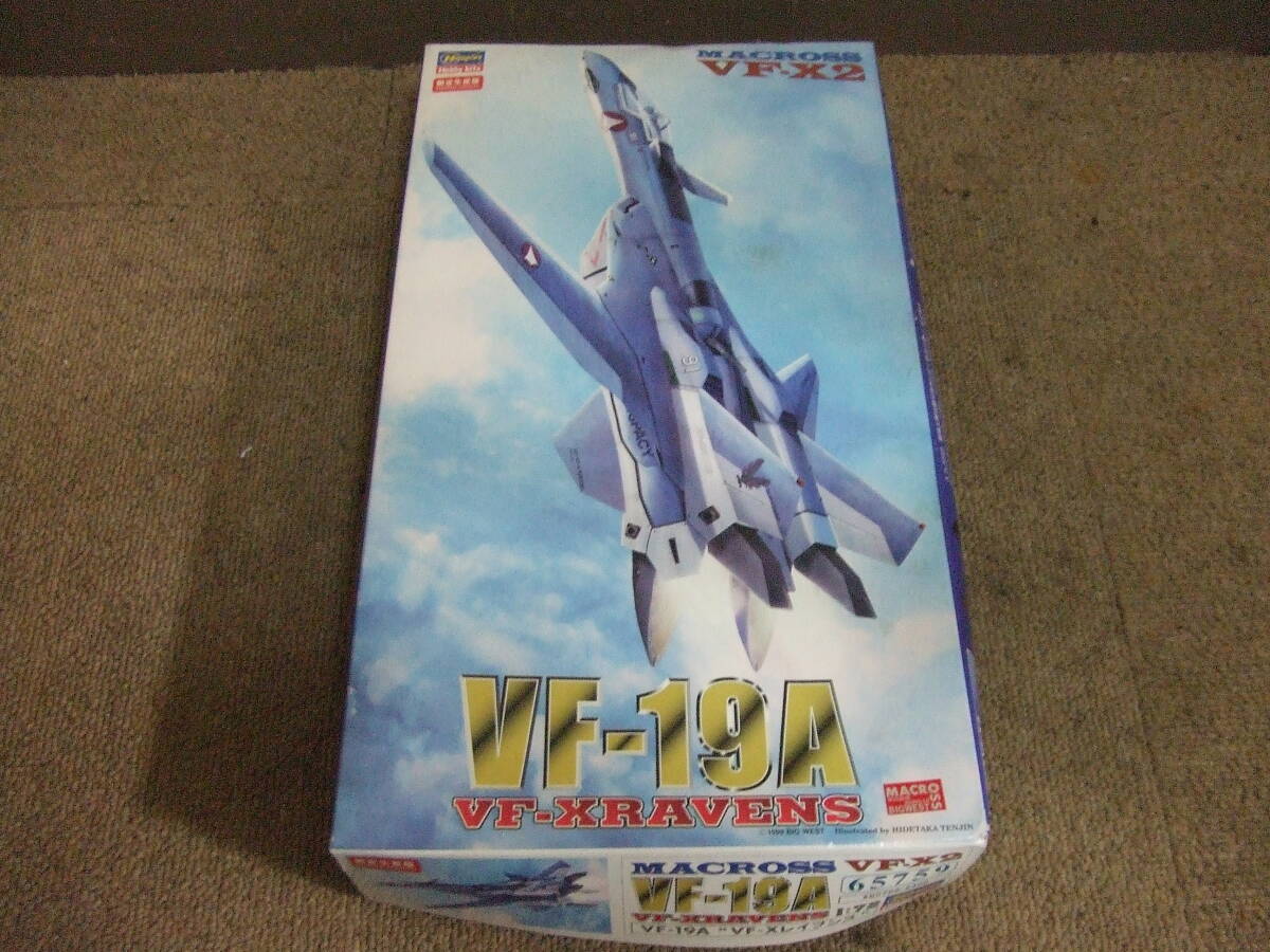 T966 未組立品 ハセガワ プラモデル マクロス 1/72 VF-X2 VF-19A VF-Xレイブンズ Macross 限定生産版 65759