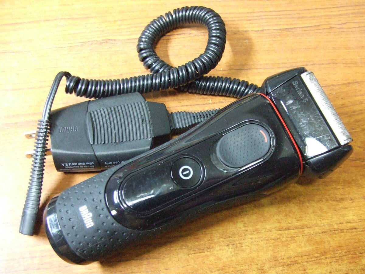 T989 BRAUN メンズシェーバー ブラウン シリーズ5 5768 2020年製　中古 本体