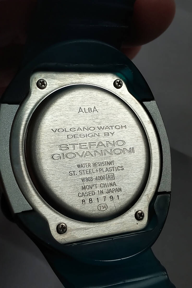 セイコー SEIKO アルバ ALBA ボルケーノ 電池交換済み レアな90年代のデジタル Y2Kファッションがお好きな方にもお薦め インパクト大です