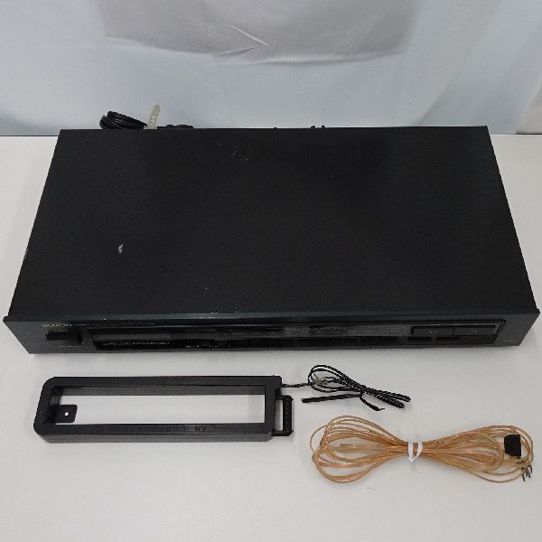 JUNK DENON TU-450 チューナー　通電のみスイッチの反応が悪いです動作未確認現状渡しお安くどうぞ