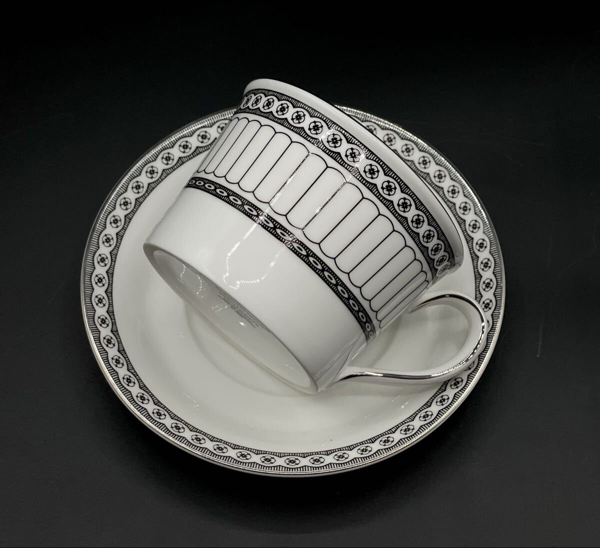 WEDGWOOD CONTRASTS ウェジウッド コントラスト カップ ソーサー ボーンチャイナ イングランド製 洋食器■兵庫県姫路市から a3 26-403