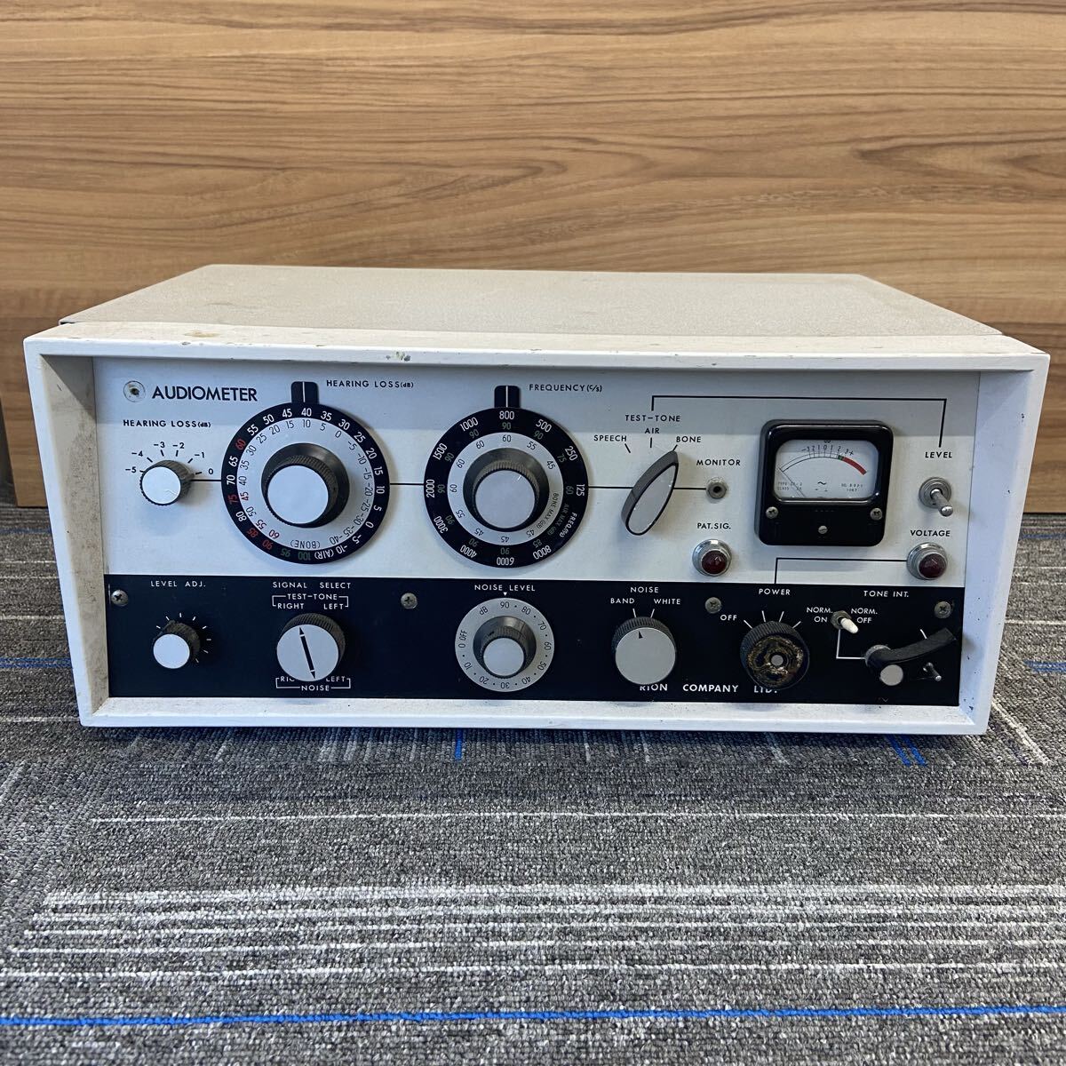 聴力検査機 診断用オージオメータI形　AUDIO Meter オーディオメーター AA-32 リオン株式会社 動作未確認