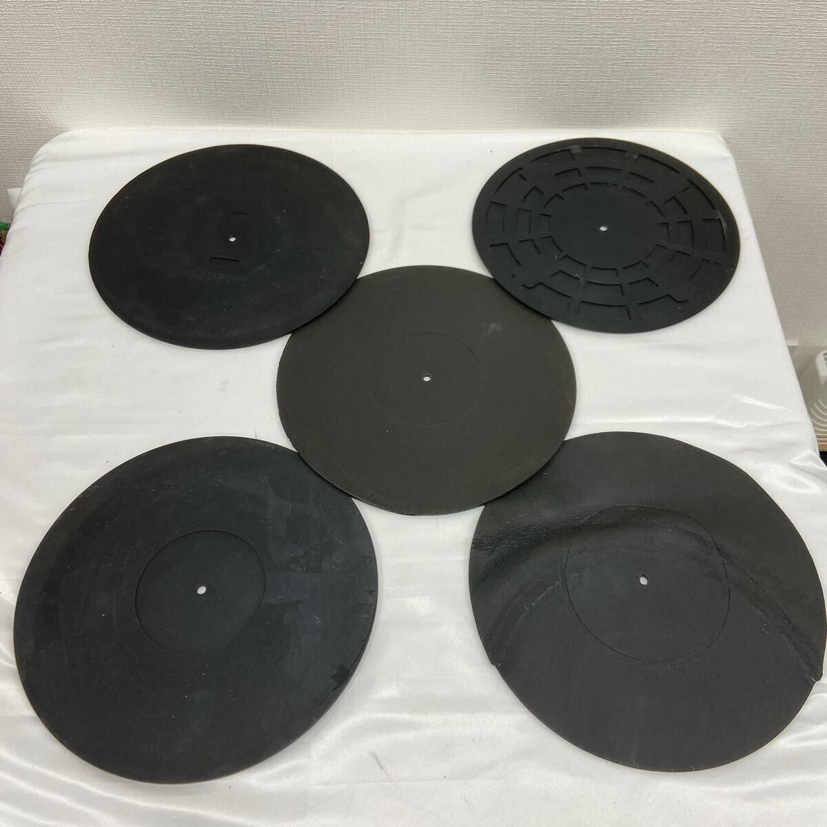 ターンテーブルシート 5枚まとめ ゴム製 パイオニア PEA-007 D-2 1枚/D-2表記 1枚 /CD-20455 T-5 1枚/他2枚無印 右下の1枚状態劣悪 現状品