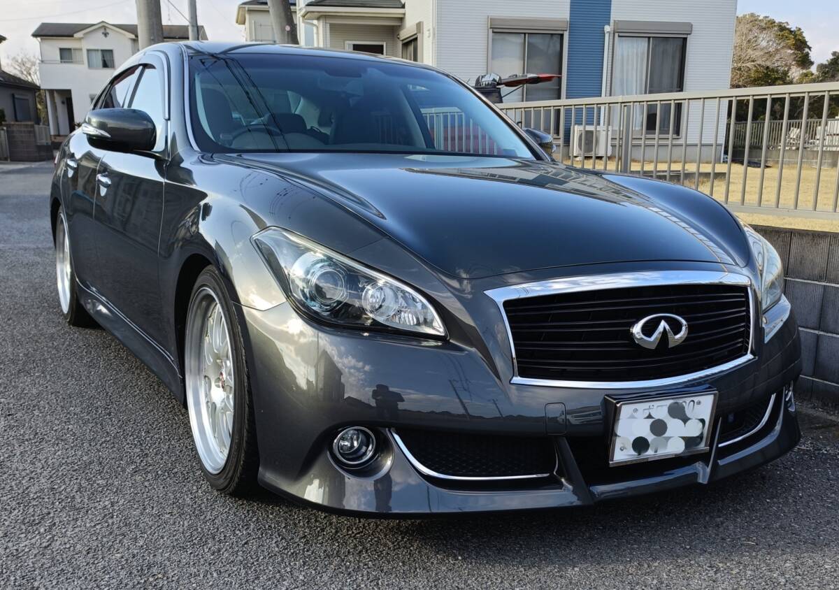 フーガハイブリッド　ベースグレード　プレミアムインテリアパッケージ　BOSEサウンドシステム　