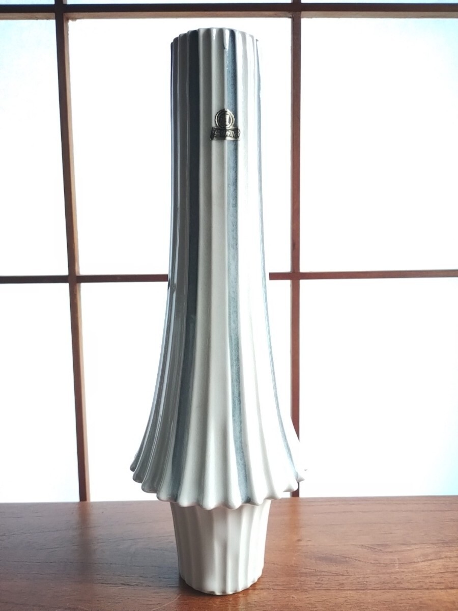 レトロモダン 花瓶 直山窯 フラワーベース 花器 花入 花生 しのぎ 生け花 ホワイト 美品 プリーツ ストライプ柄 縦縞模様 昭和レトロ