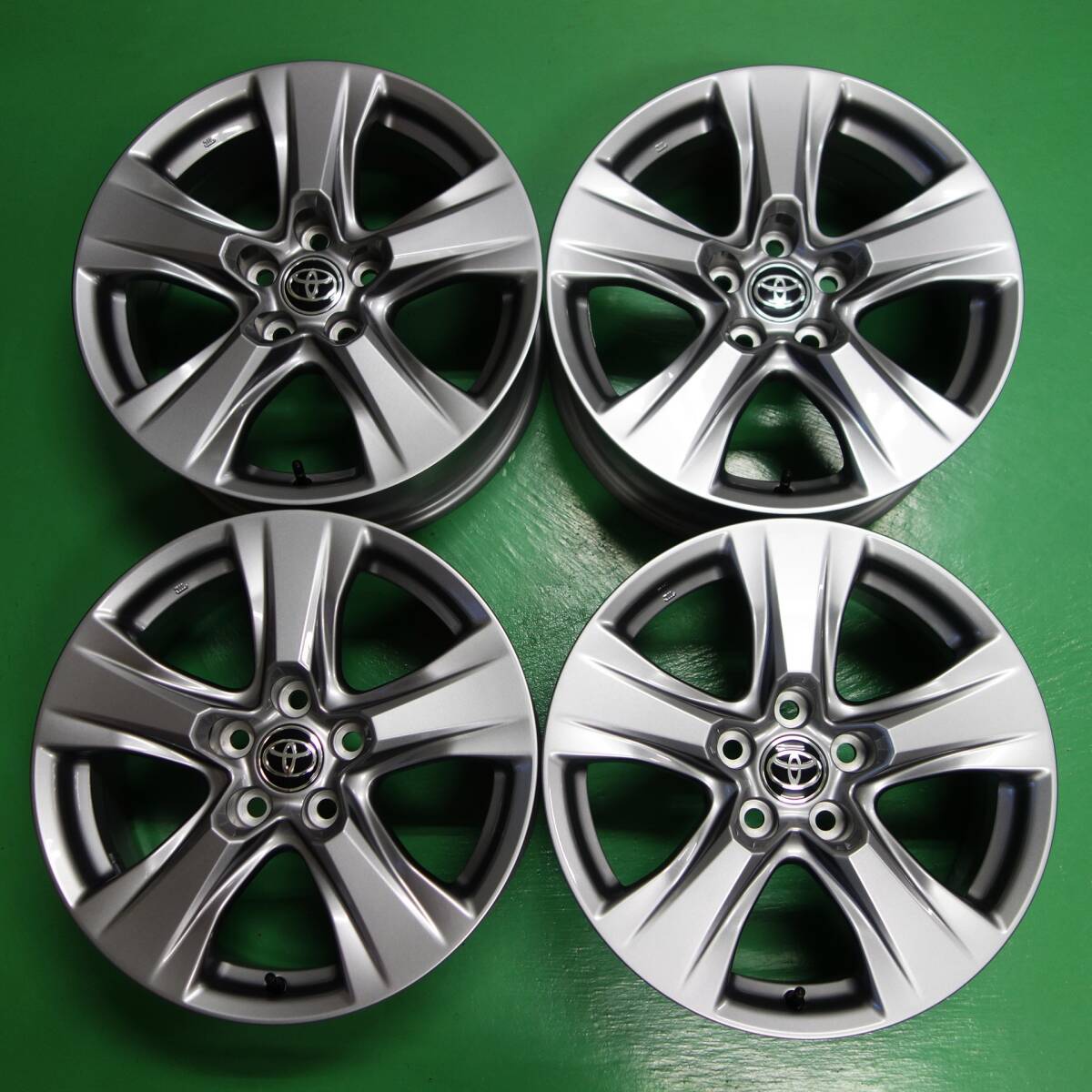 ★送料2600円～ 納車・新車外し トヨタ 新型 80系 ハリアー / RAV4 一部改良 純正 17インチ アルミホイール 4本セット