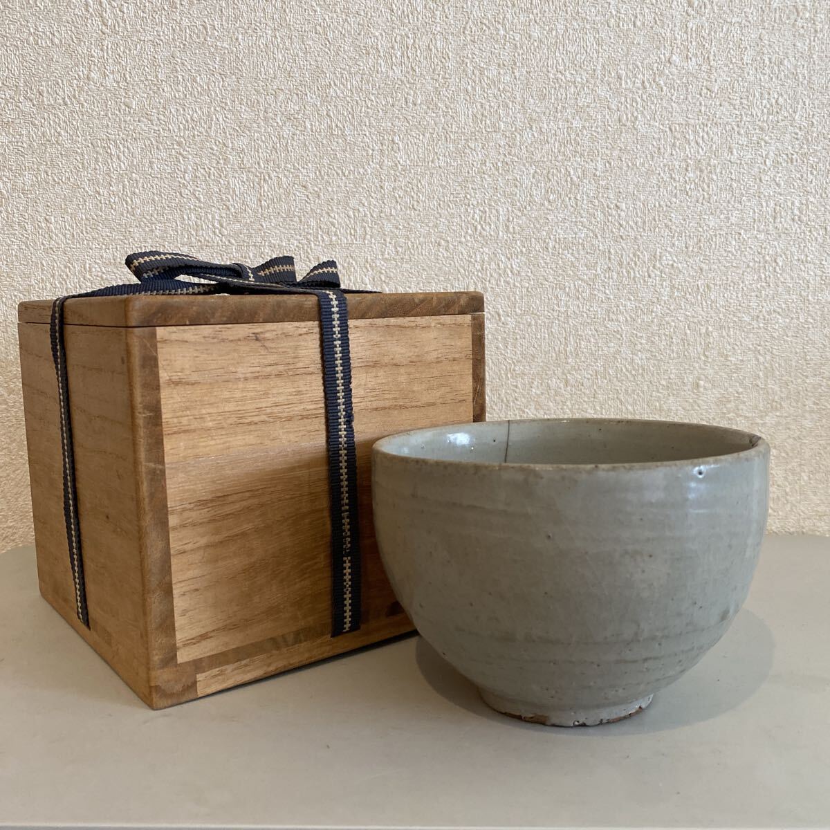 李朝　白磁　茶碗　朝鮮古美術　古陶磁　茶道具　煎茶道具　箱　煎茶碗　抹茶碗　時代　唐物　骨董品　古美術品　中国古玩【26】