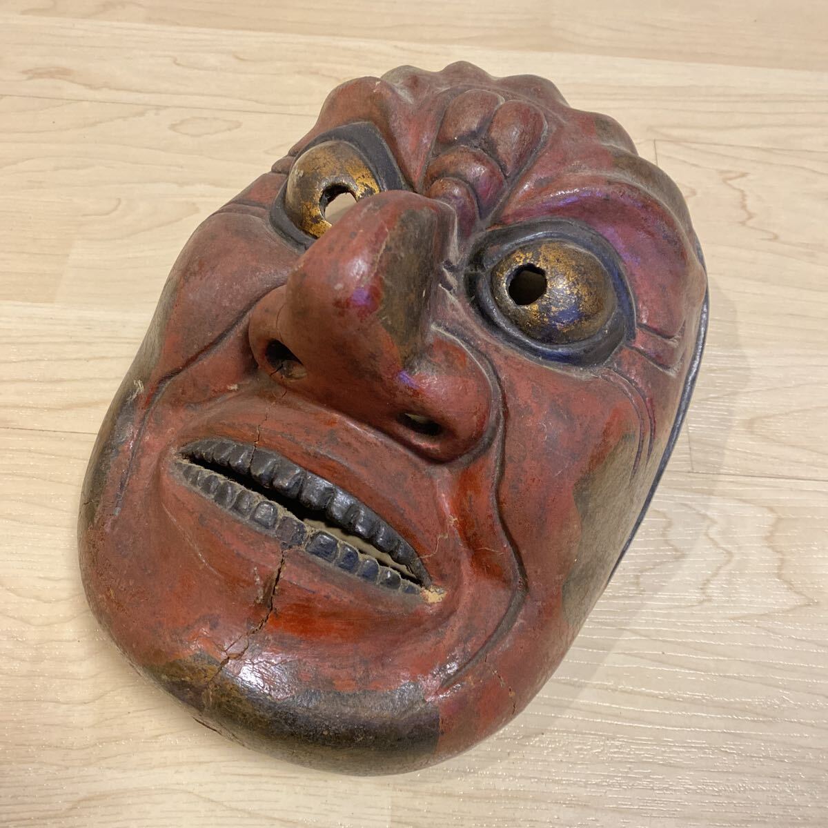 旧家整理品 彩色 面 能面 乾漆 時代物 時代 置物 オブジェ 日本美術 歌舞伎 能 狂言 骨董品 古美術品 細密彫刻 縁起物 全長21cm【213③】