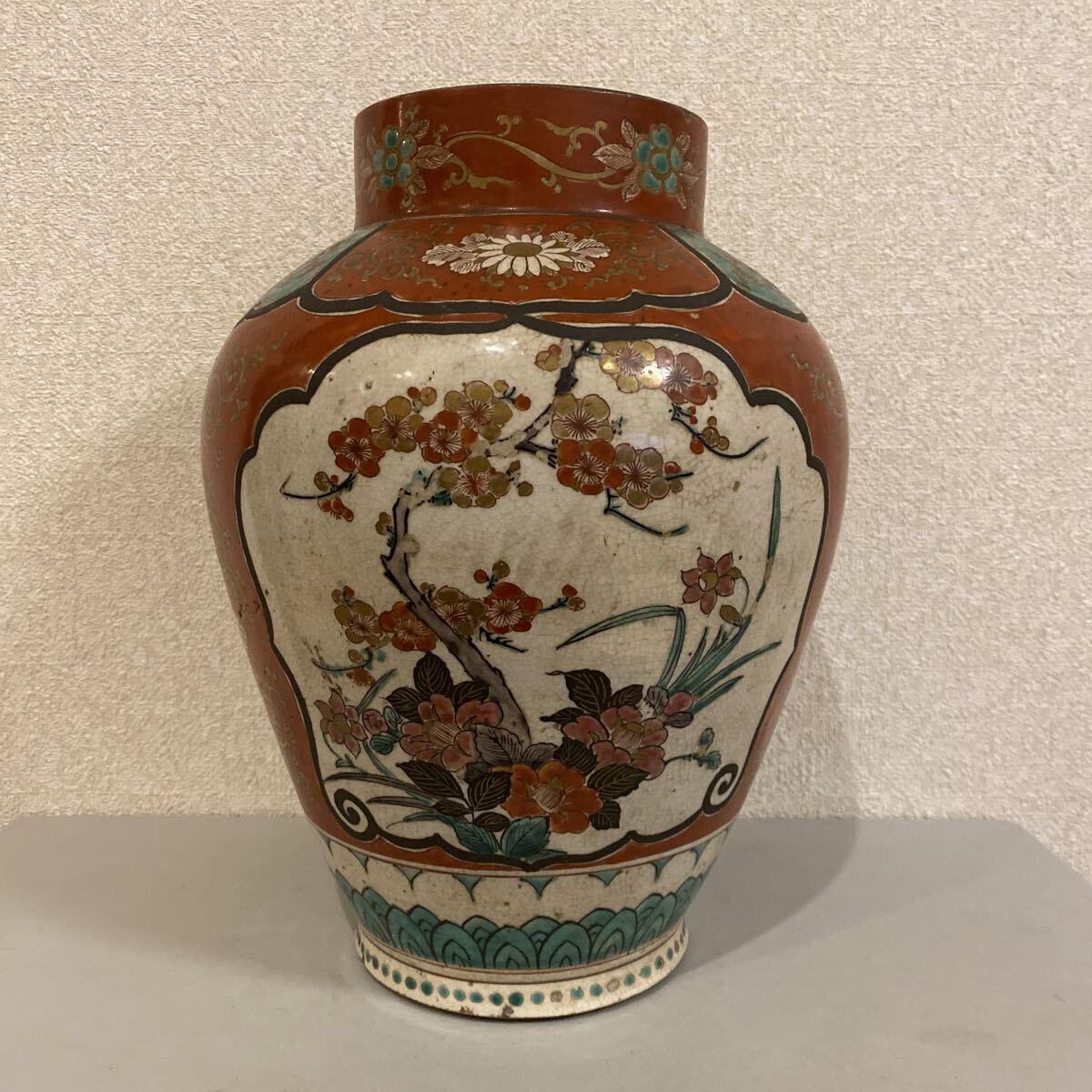 旧家整理品　九谷焼　古九谷　色絵草花文花瓶　壺　壷　花器　花入　骨董品　古美術品　時代物　時代　高さ27.5cm【216】