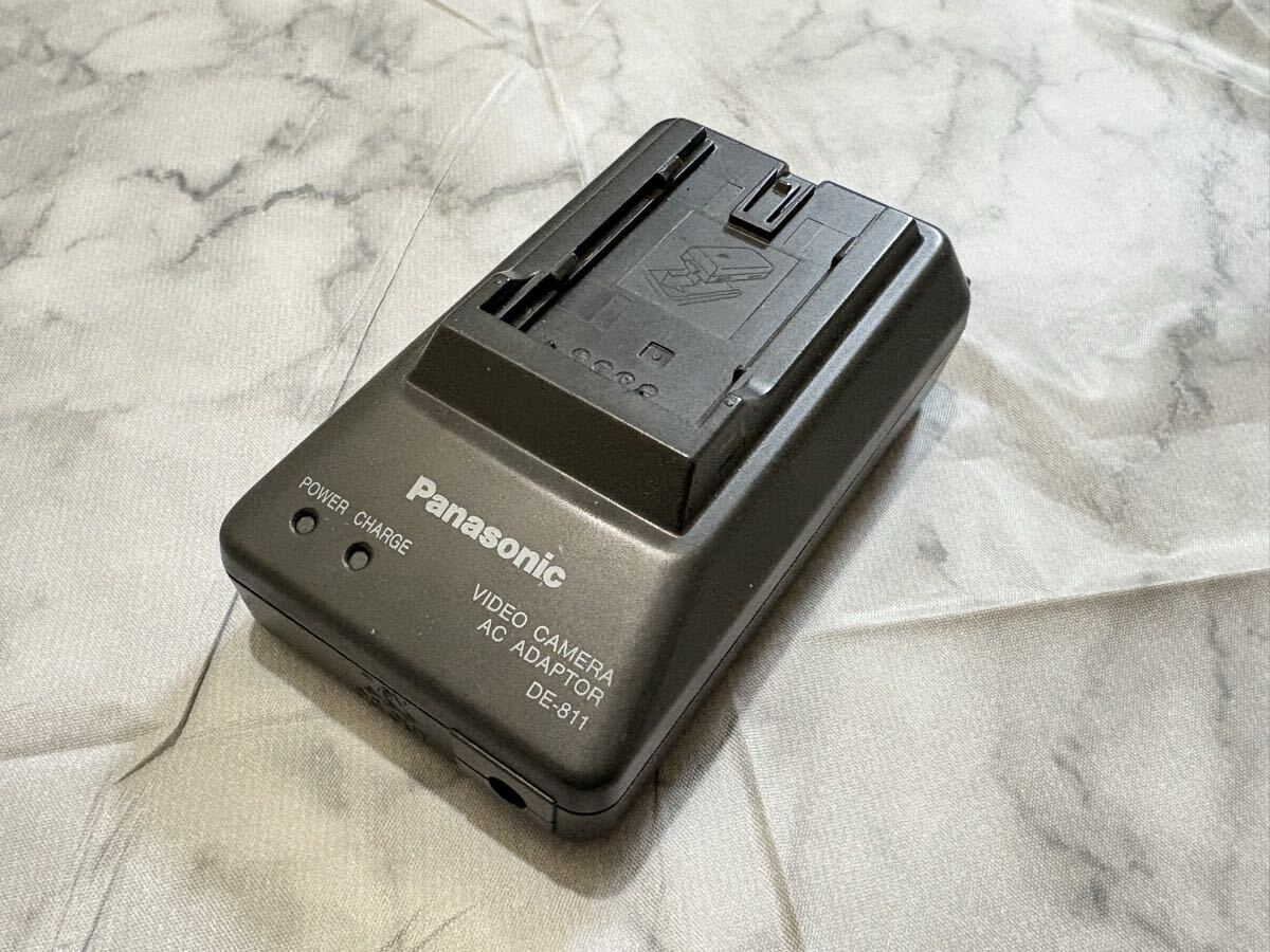 Panasonic パナソニック カメラACアダプターDE-811G＜動作品＞バッテリーチャージャー本体のみ