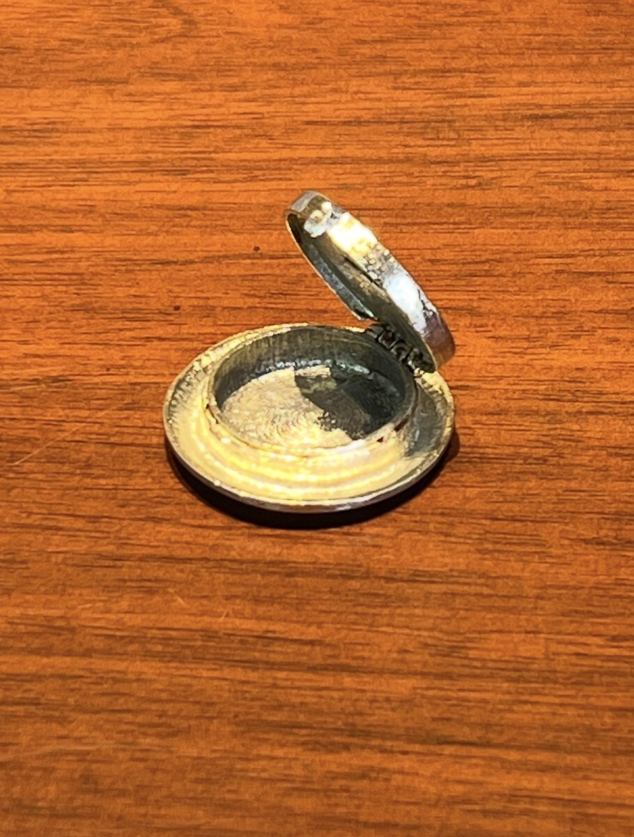 エスティローダー 練り香水 コンパクト ペンダント 刻印あり ヴィンテージ 小物入れ