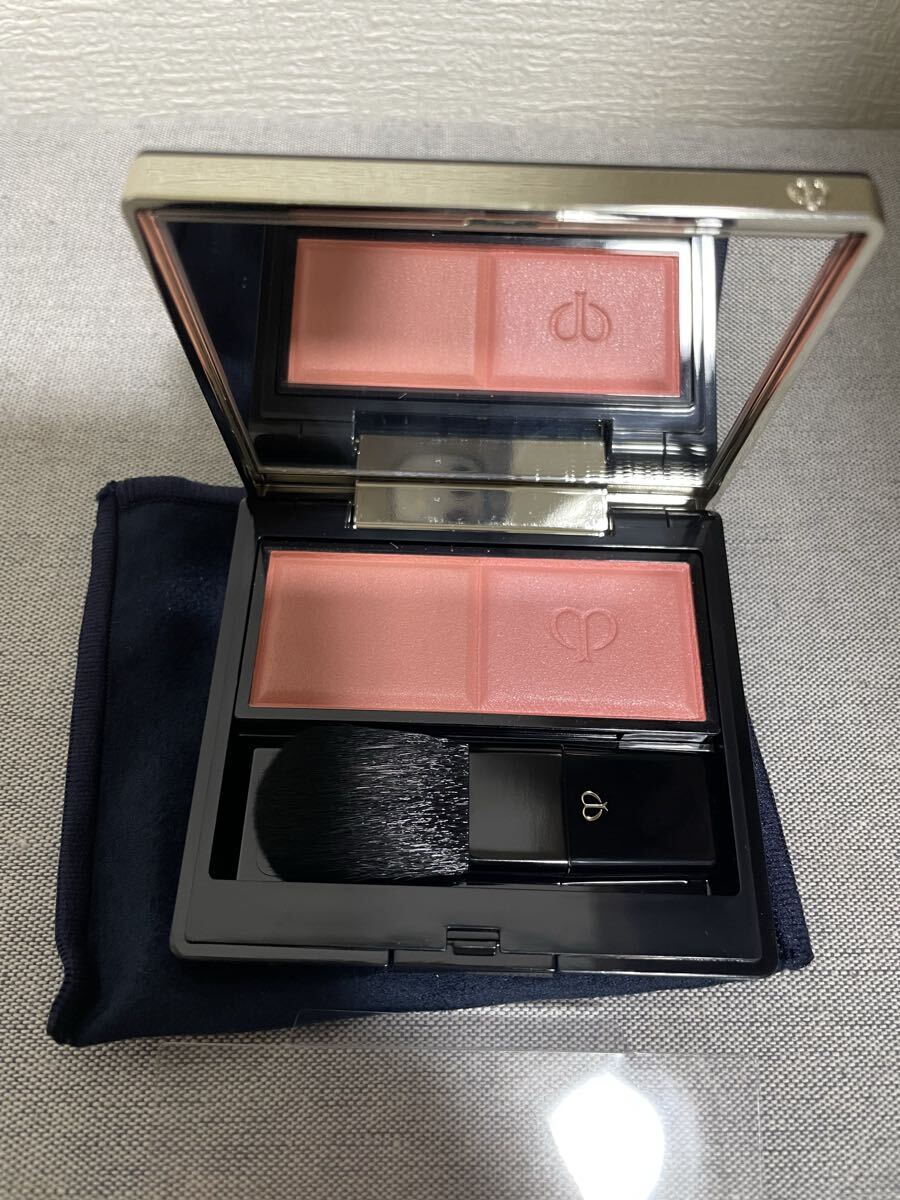 新品即決　クレドポーボーテ　ブラッシュデュオプードル　103 チーク チークカラー