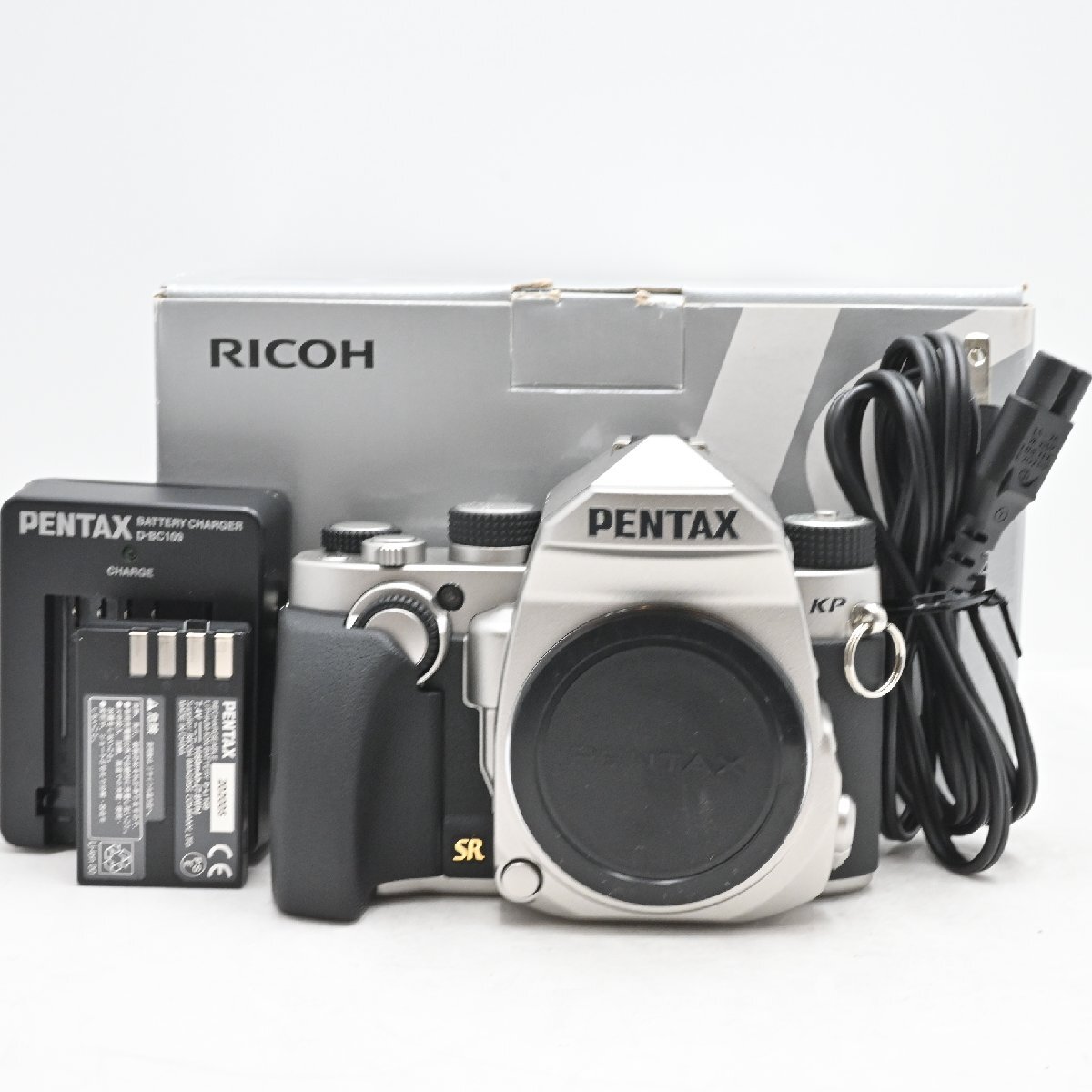 シャッター回数『3923』PENTAX デジタル一眼レフカメラ KP ボディ シルバー