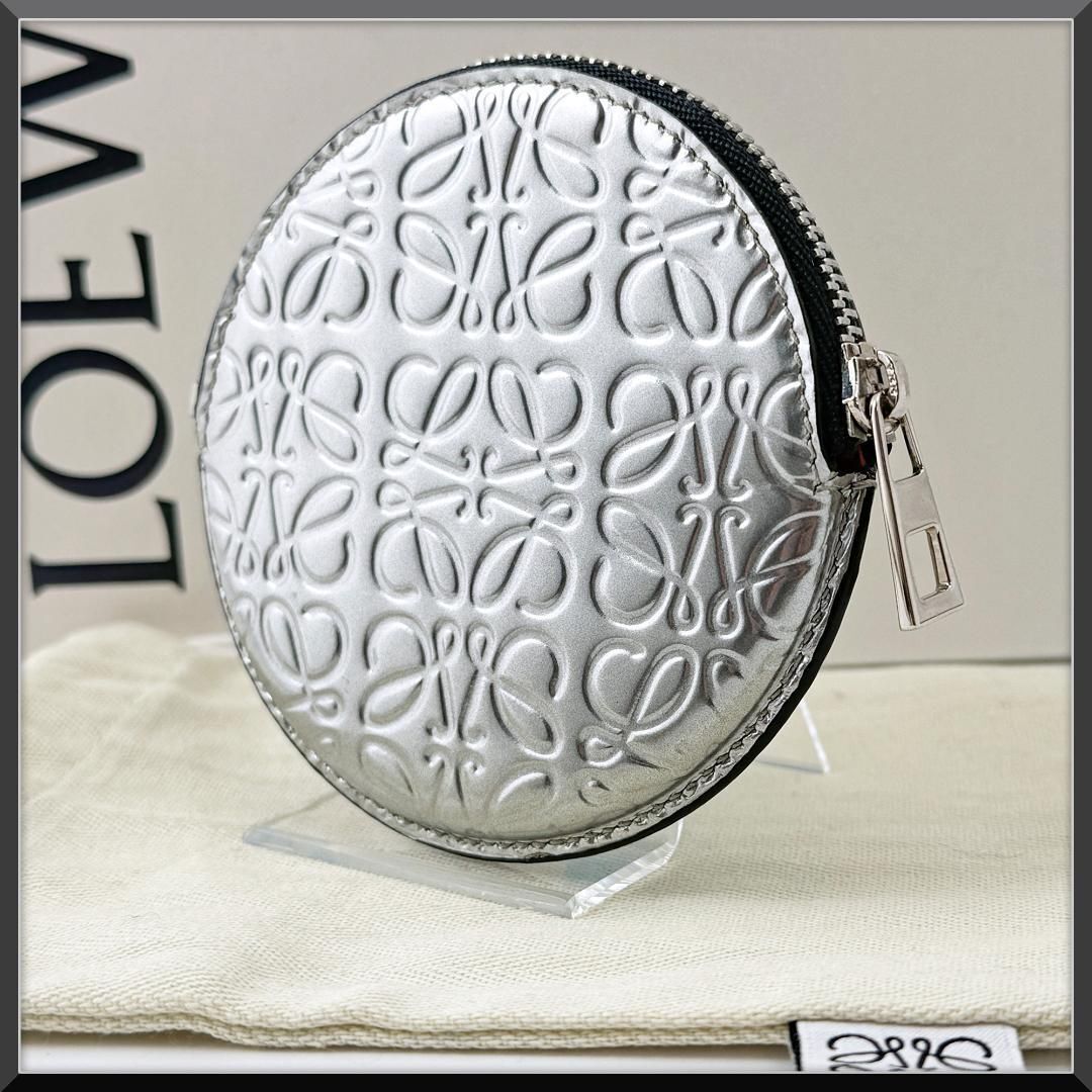 【極美品】 ロエベ 小銭入れ コインケース リピート クッキー アナグラム LOEWE モノグラム 丸型 ラウンド 薄型 シルバー