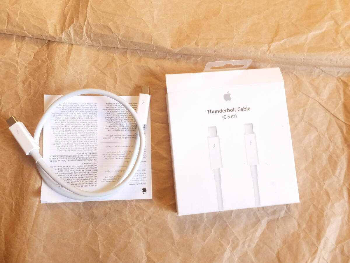 中古　MD862ZM/A Thunderbolt Cable 0.5m