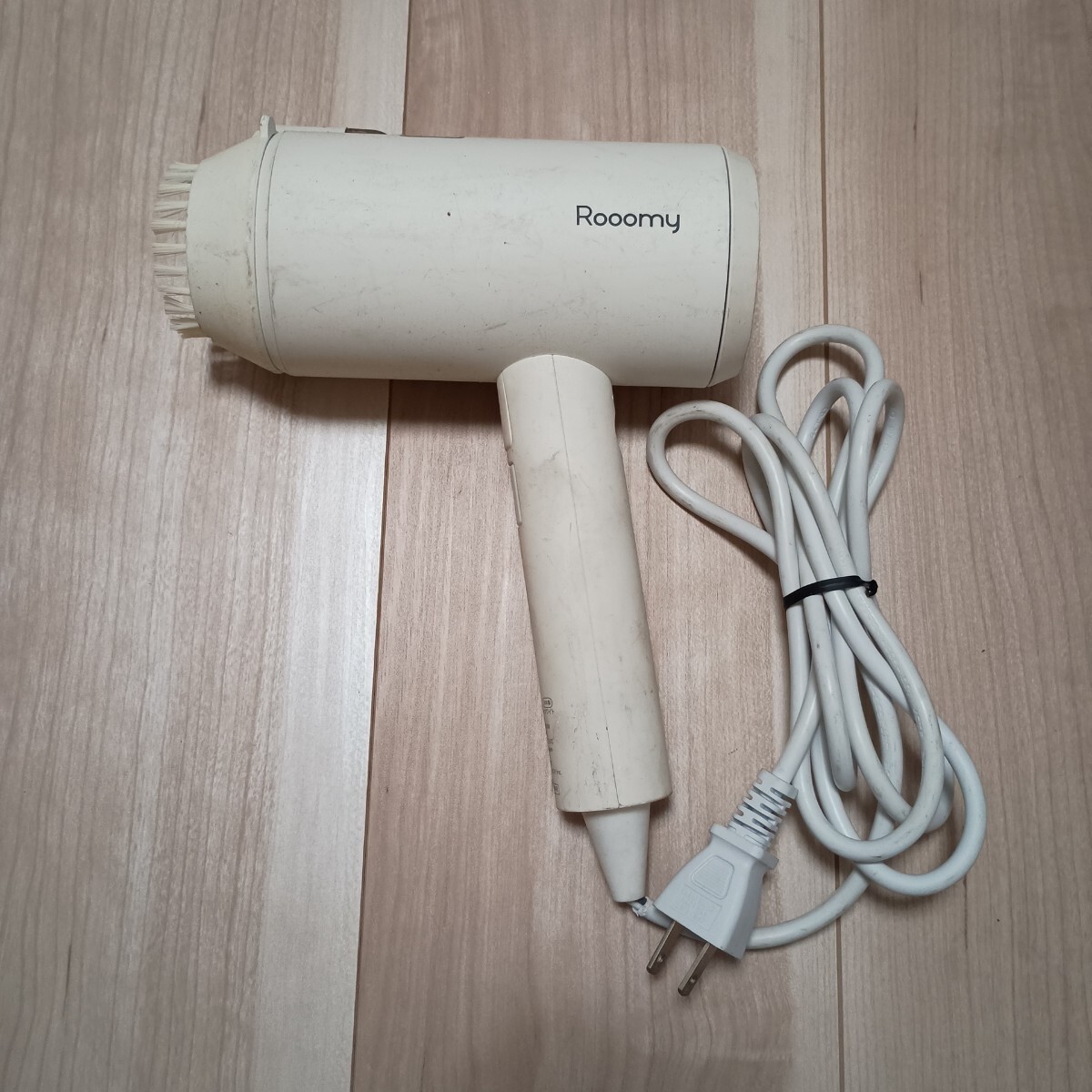 2072 1円スタート【動作未確認】Rooomy 衣類スチーマー RM-SS401-W スタイリッシュスチーマー ホワイト