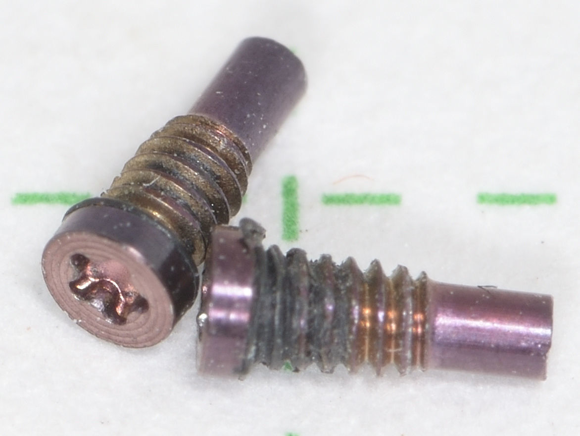 iPhone8/8Plus/SE2/SE3用 パーツ 星型ネジ 2本セット ローズ