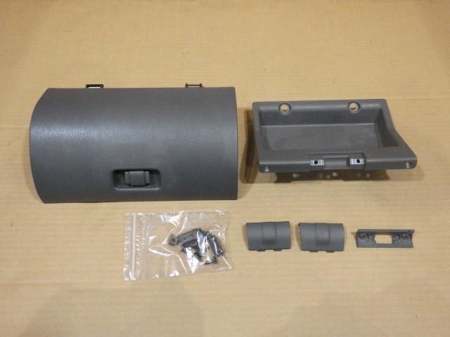 【山形 酒田発】中古 ジムニー GF-JB23W グローブBOX グローブボックス 小物入れ 純正 取付ビス/メクラカバー類付 ◆説明欄要確認◆