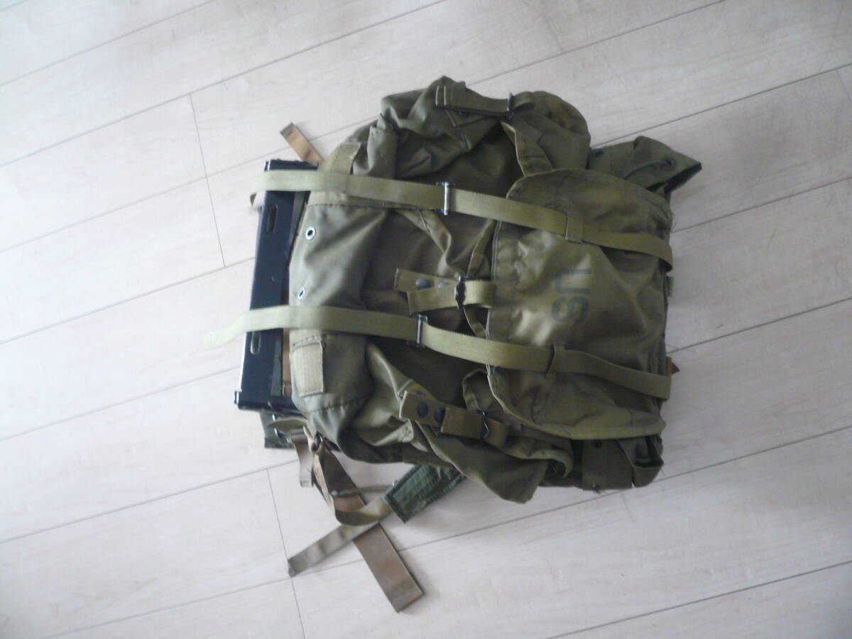 即決有 フィールドパック LC-1 アリスパック ミディアム OD アメリカ軍 ALICEパック ALICEPACK メタルフレーム ストラップ　ウエストベルト