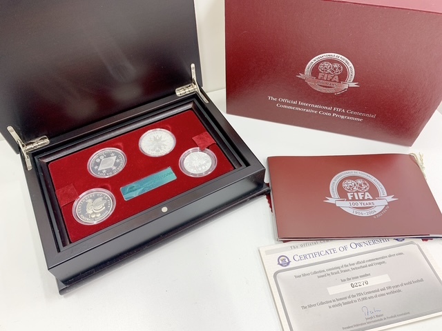 FIFA 公式1904-2004 100周年記念 100YEARS OF WORLD FOOTBALL シルバーコインセット SILVER COIN SET 限定品 コレクション