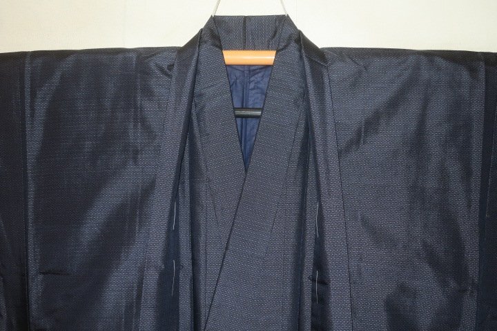 お買い得セール 弐11417 本絹泥藍村山大島紬男着物羽織 裄71丈151К藍瑠璃極み丸亀甲超光沢 未着用