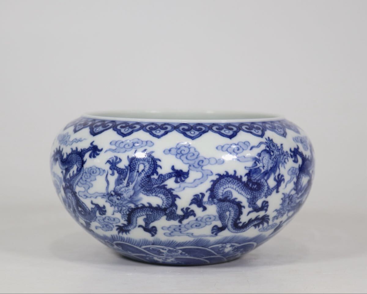 【竹河】中国古美術 清時代 青花 龍紋 筆洗 時代物 唐物 古玩 骨董 藏出 置物 骨董品 当時物 置物 飾壺 中国磁器 高さ8cm 口径10.5cm