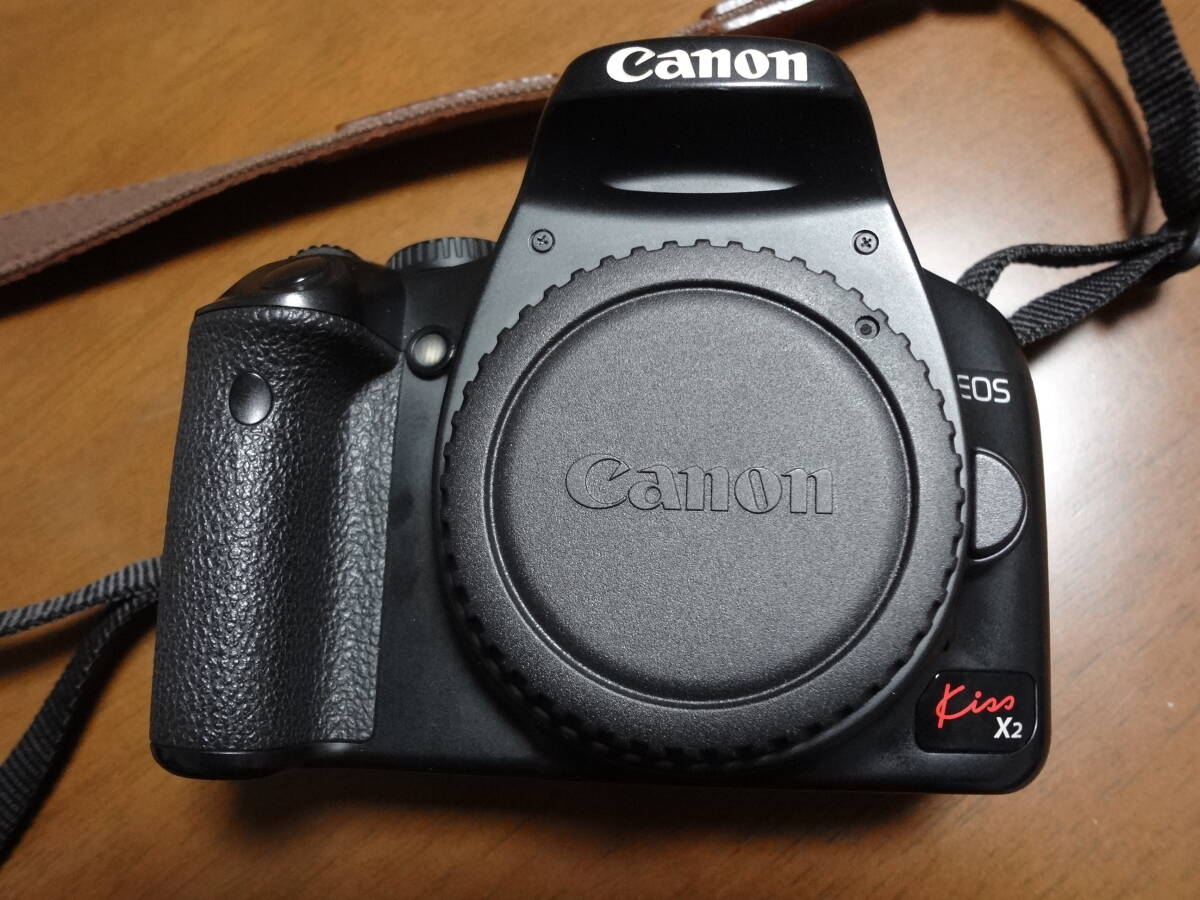 Canon キヤノン イオス　EOS KISS X2 ボディ 美品