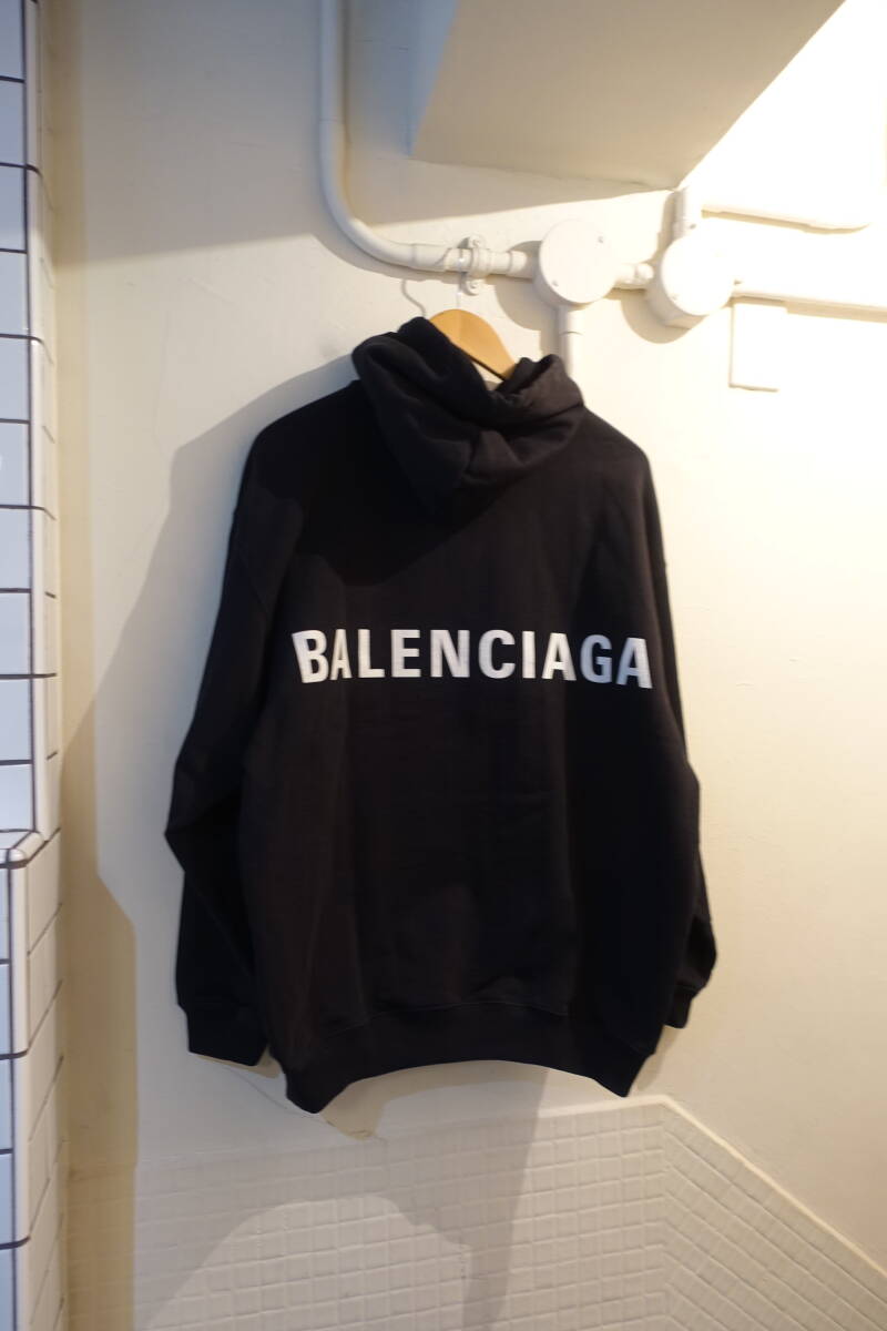バレンシアガ　BALENCIAGA　スウェット　パーカー　バックロゴ　サイズＭ　正規品