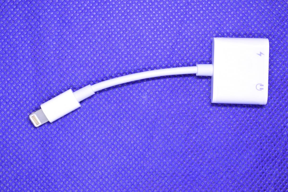 未使用品 iPhone イヤホン ライトニング 急速充電 同時使用アダプター 通話リモコン 音楽調整 