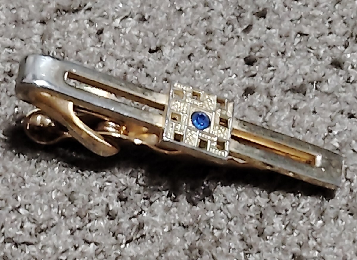 OMEGA中古ネクタイピン Ω OMEGA刻印入りですが使用感あります