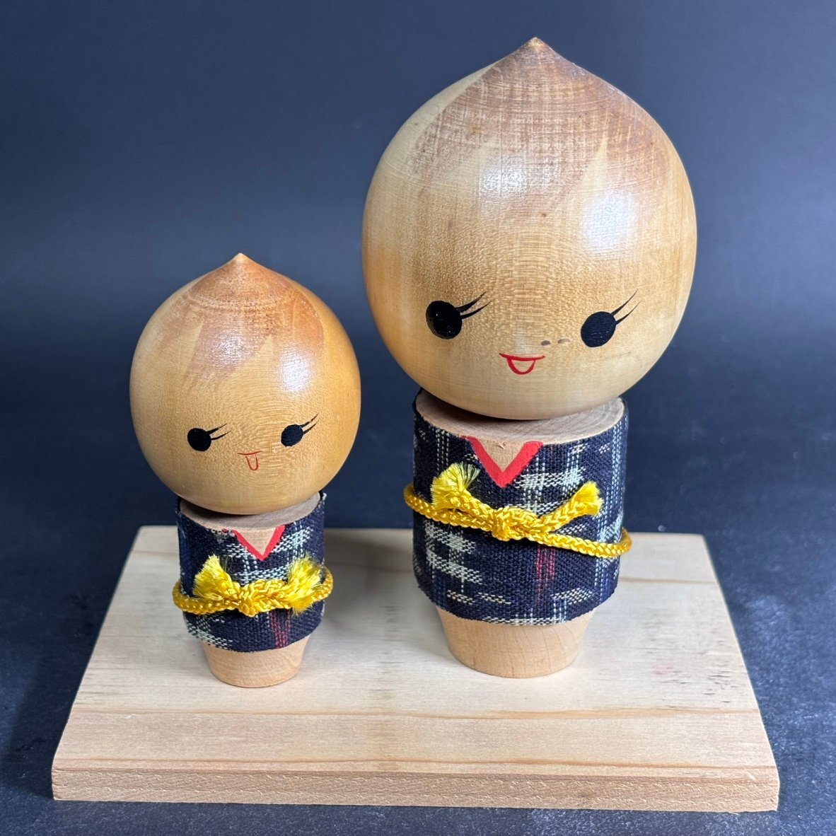 【41】【併売】こけし 創作こけし 秀峰作？ 親子 本体のみ 置物 工芸品 民芸品 伝統工芸 郷土 作家印あり 木工芸 長期保管品
