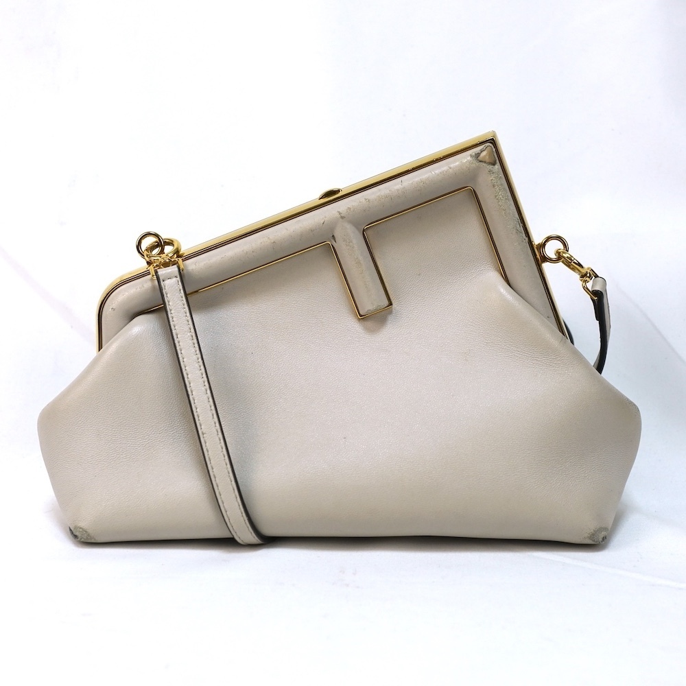 FENDI フェンディ ショルダーバッグ ファースト スモール バッグ ホワイトグレー ゴールド 8BP129