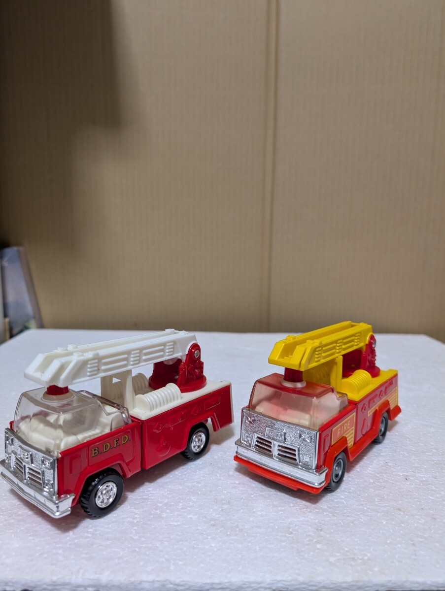1970年代 80年代 当時物 ブリキトンカ タイプ tonka TONKA TYPE FIRETRUCK 消防車 MADE IN HONKONG MADE IN CHINA BDFD消防車 2台セット