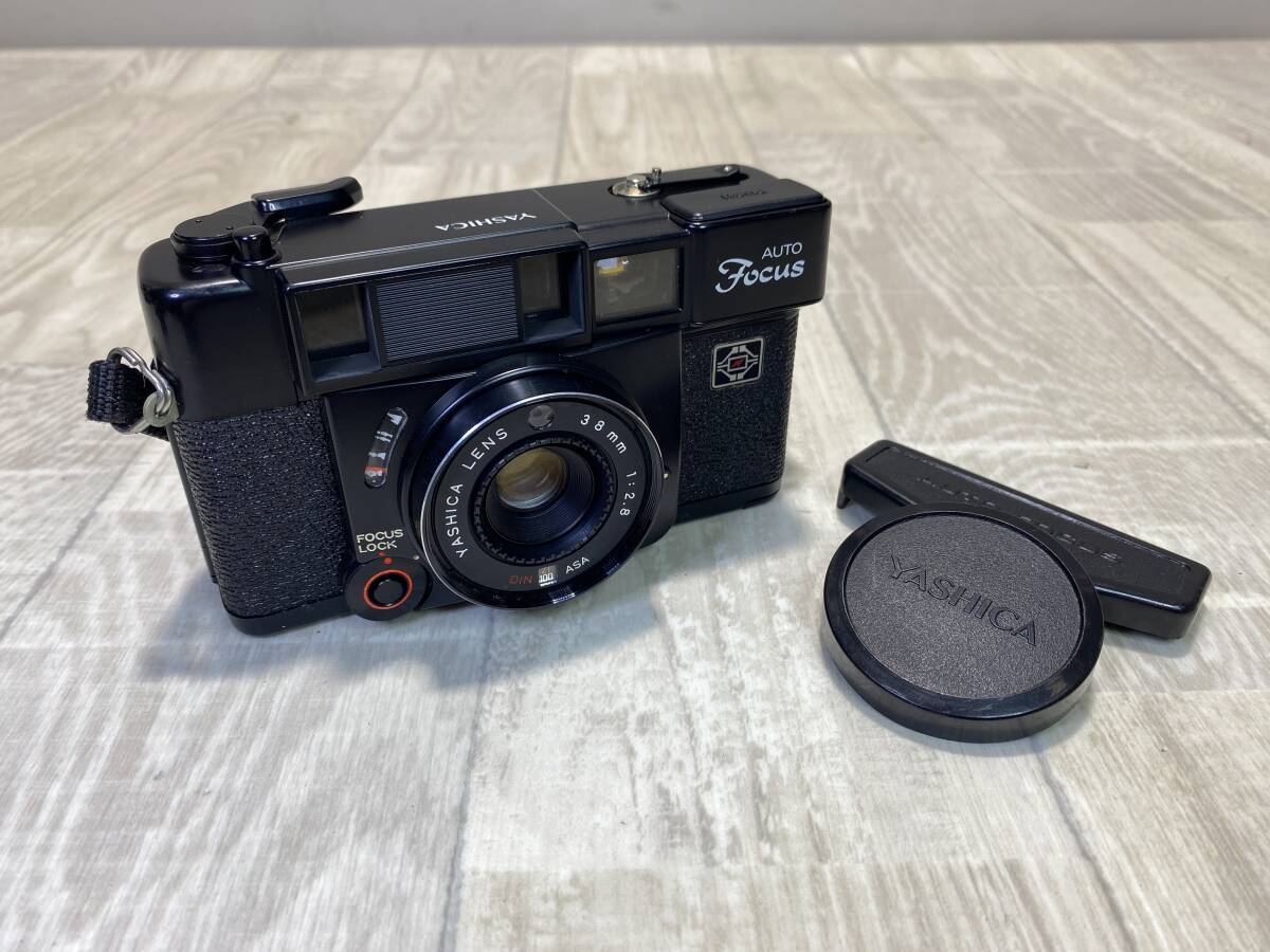 ☆YASHICA コンパクトカメラ フィルム AUTO FOCUS 【 未確認/ 現状品 】 （PN6B-26）