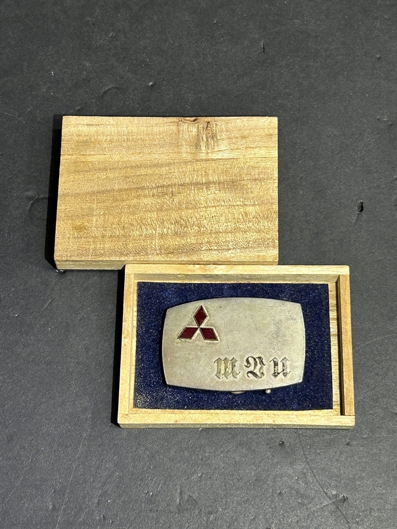 ● コレクター必見 ビンテージ レトロ 三菱 バックル ベルト メンズ アクセサリー ワンポイント 飾り コレクション kr715