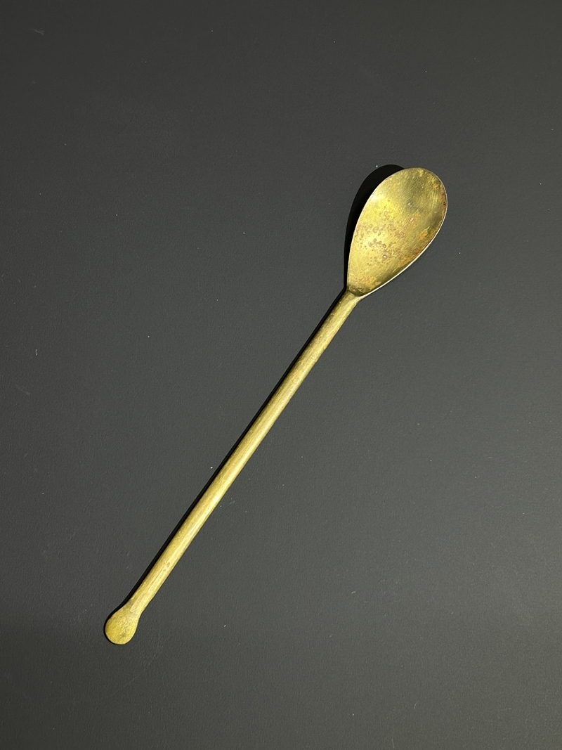 ● コレクター必見 ビンテージ 真鍮製 スプーン ロングスプーン カトラリー 重さ約31g 金属製 レトロ コレクション kr769