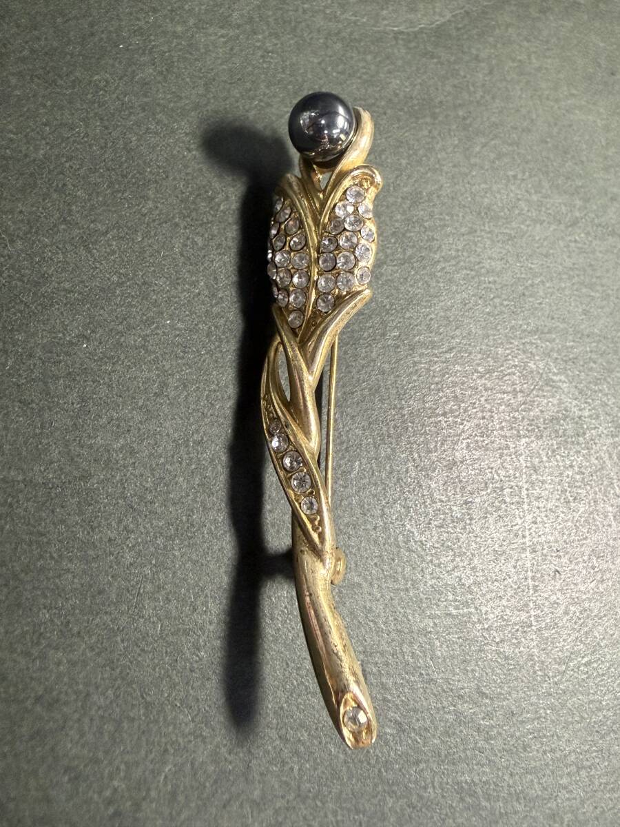 ★コレクター必見 ビンテージ 花 フラワーモチーフ ブローチ ラインストーン レディース アクセサリー 飾り 現状品 Au516