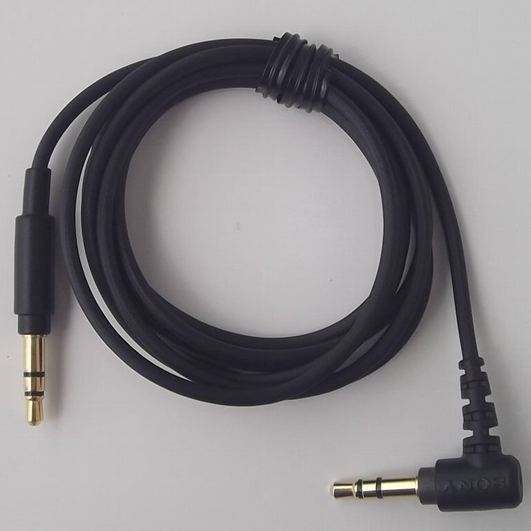 ■SONY WH-CH710N 純正付属品 ヘッドホンケーブル オーディオ用接続コード ブラック 美品 新品未使用 定形外郵便 送料140円 (2)