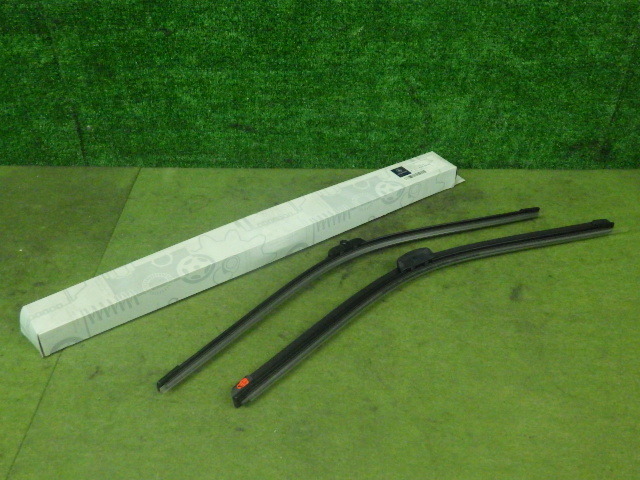 ベンツ・Eクラス W211 CLSクラス W219等・純正 未使用品 右ハンドル車 フロントワイパーブレード・左右セット・即発送